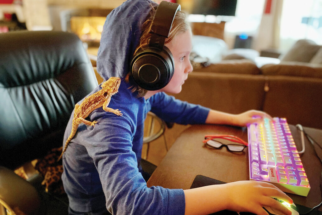 honorable mention family pet contest