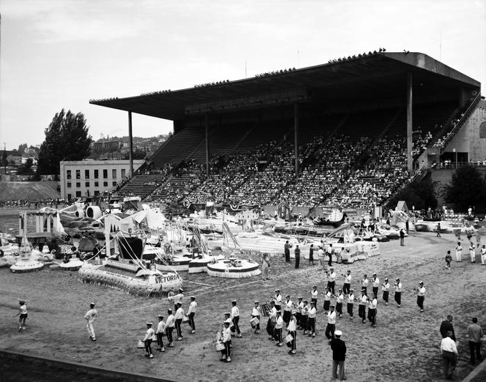 Memorial stadium seattle rebuild