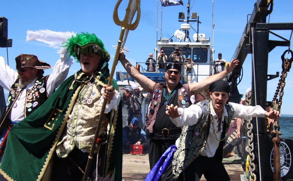 Seafair Pirates landing!