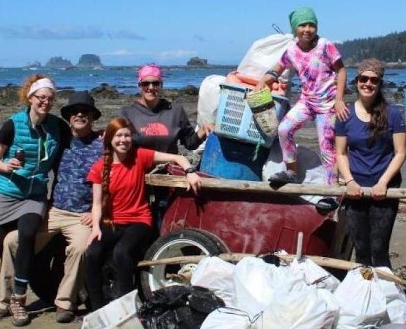 Washington beaches fall clean up