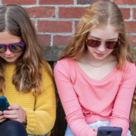 Social media warning labels