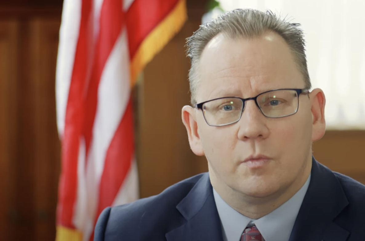 Washington state Superintendent of Public Instruction Chris Reykdal speaks to parents